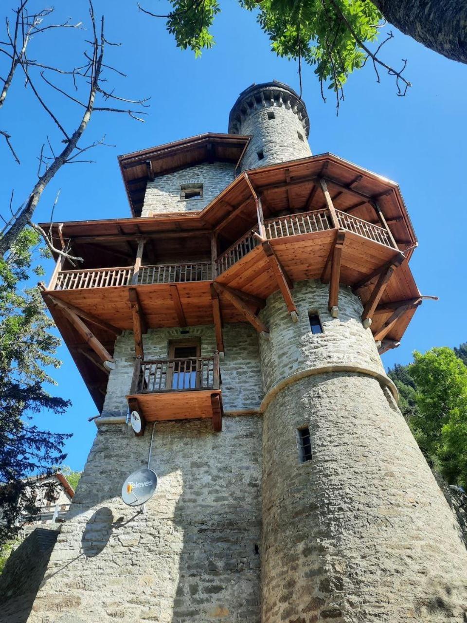 שאמפורשה Il Castello Nel Bosco, Appartamento Torrente מראה חיצוני תמונה